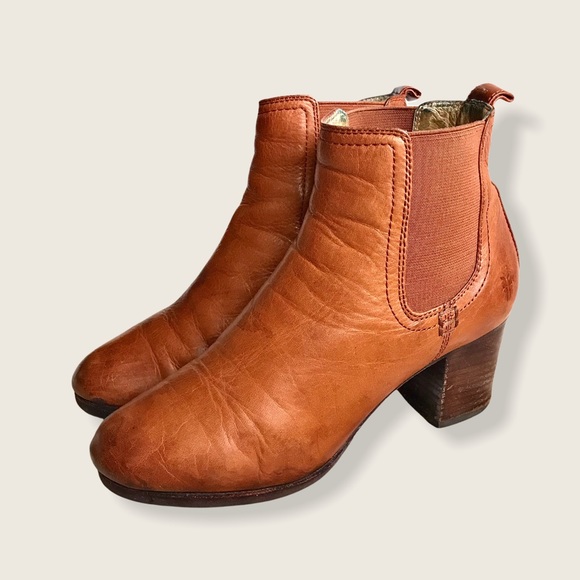 Frye Stella Chelsea Short Cognac Leather AnkleBoot - Picture 12 of 16